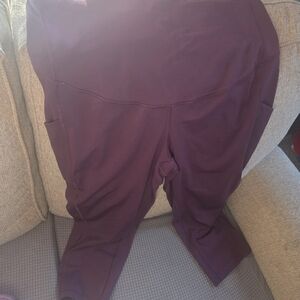 Women's Stylish Plum Capris